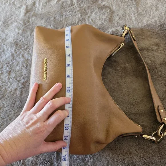 Michael Kors Isabella Leather Hobo Bag Convertible Crossbody Acorn NWT - Picture 16 of 16